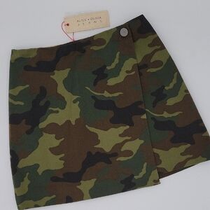Alice + Olivia Green and Brown Camouflage Mini Wrap Skirt